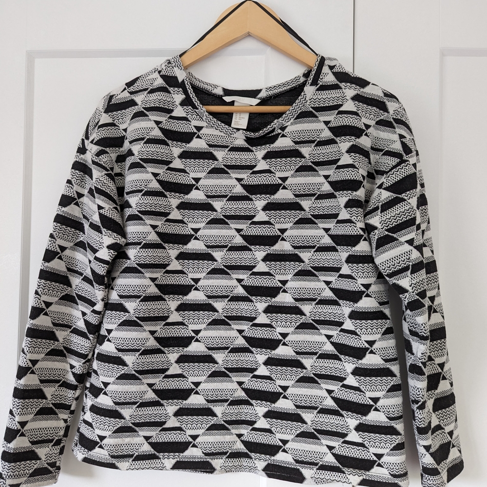 H&M Black And White Knit Top